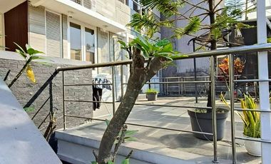 Rumah mewah di Komplek Elite Setraduta