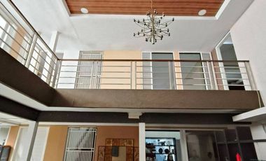 Rumah mewah di Komplek Elite Setraduta