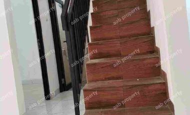 1 juta langsung akad . Rumah 2 lantai , siap huni. angsuran 4 jutaan
