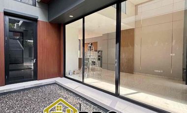 Disewakan Rumah Di kawasan elite Shila at Sawangan Depok