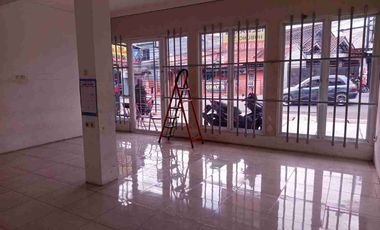 Disewakan Ruang Usaha 7x6 Meter Lokasi Ramai Dan Strategis