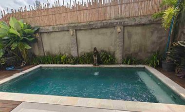 Villa 2 Kamar 1 kantor semi Furnished lokasi premium Canggu 5 menit ke Pantai berawa bebas banjir SHM