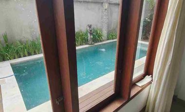 Villa 2 Kamar 1 kantor semi Furnished lokasi premium Canggu 5 menit ke Pantai berawa bebas banjir SHM