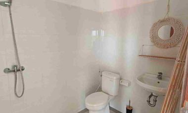 Villa 2 Kamar 1 kantor semi Furnished lokasi premium Canggu 5 menit ke Pantai berawa bebas banjir SHM
