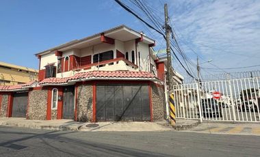 PROPIEDAD MULTIFAMILIAR EN ALQUILER EN KENNEDY | USO MIXTO