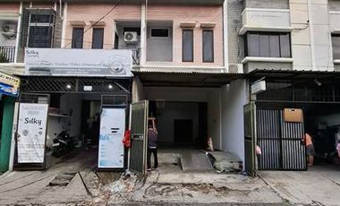 Lokasi Strategis Sewa Ruko 3Lt. Unfurnish di Indra Loka Raya Wijaya Kusuma Jelambar Cocok Utk Semua Usaha Dkt Tol, Mall Central Park, RS Royal Taruma