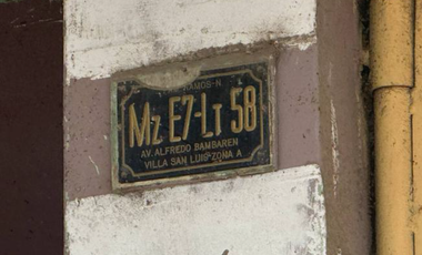 EN VENTA CASA DE 3 PISOS UBICADO FRENTE A LA AV. AGUSTIN LA ROSA LOZANO Y AV. ALFREDO BAMBARÉN- SJM
