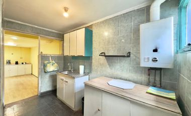 Se vende casa en tranquilo sector Sur de Curicó, calle Carmen, Curicó