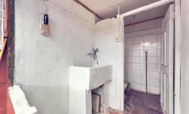 Se vende casa en tranquilo sector Sur de Curicó, calle Carmen, Curicó
