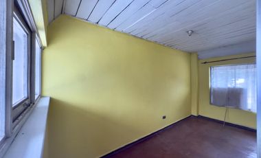Se vende casa en tranquilo sector Sur de Curicó, calle Carmen, Curicó
