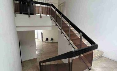 Jual Rumah 2 lantai dijalan Bangka Senopati