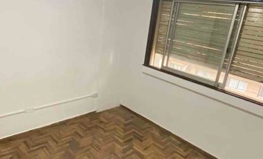 departamento dos ambientes a la calle con balcón francés