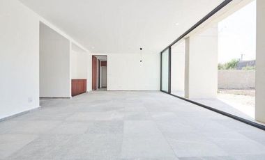 Santa Fe Juriquilla Garden en renta en Juriquilla con jardín de 150 m² IO128