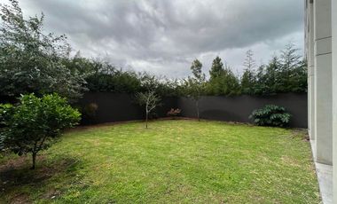 Santa Fe Juriquilla Garden en renta en Juriquilla con jardín de 150 m² IO128