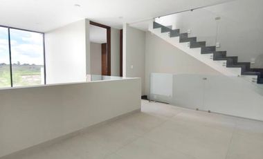 VENTA DE CASA EN TAHONA 4 PLANTAS, PONIENTE
