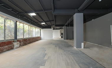 Local Comercial en Renta Bosques de las Lomas 350 m²