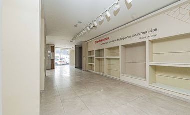 Local Comercial en Renta Bosques de las Lomas | 301 m²