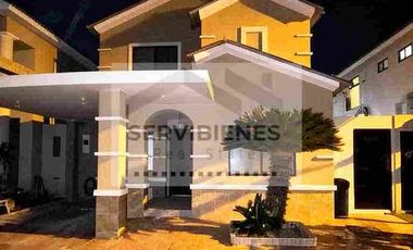 ¡Casa en alquiler en Ciudad Celeste!