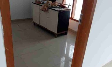 DISEWAKAN RUMAH CISARANTEN ARCAMANIK
