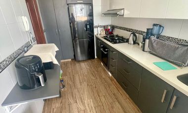 “Departamento en Miraflores - amplio, iluminado, con 2 cocheras y a 1 cuadra de parque”