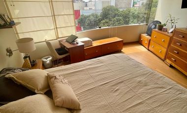 “Departamento en Miraflores - amplio, iluminado, con 2 cocheras y a 1 cuadra de parque”