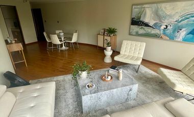 “Departamento en Miraflores - amplio, iluminado, con 2 cocheras y a 1 cuadra de parque”