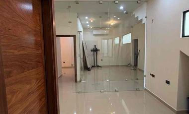 EDIFICIO CON OFICINAS Y DEPARTAMENTOS EN VENTA