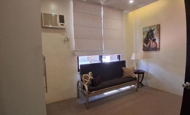 Elegant and Contemporary Residence with Balcony at Summerfields