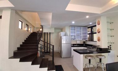 Elegant and Contemporary Residence with Balcony at Summerfields