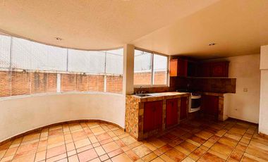 Amplia casa en renta, en residencial San José Toluca, a 10 minutos de aeropuerto