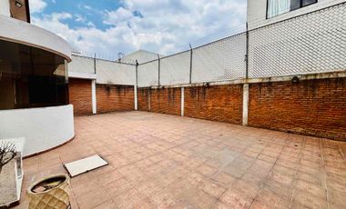 Amplia casa en renta, en residencial San José Toluca, a 10 minutos de aeropuerto