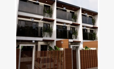 Townhouse for sale in Calantas Street, San Antonio, District I, Makati, Southern Manila District