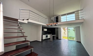 Renta loft amplio, de 2 plantas. Residencial San Angel. Atrás de IBERO