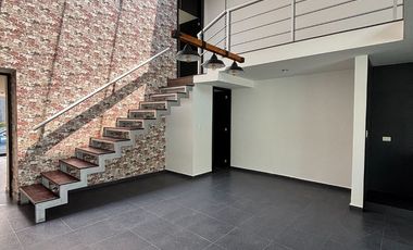 Renta loft amplio, de 2 plantas. Residencial San Angel. Atrás de IBERO