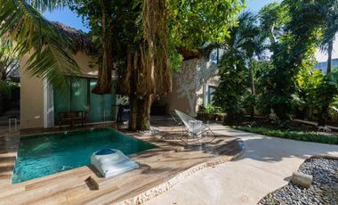 Casa Tipo Villa en Renta en Av. Álamos | 4 Recámaras | Alberca Privada | Amueblada