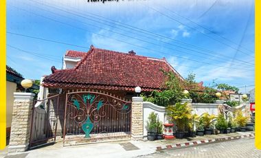 Rumah Etnik Modern di Pusat Kota Purwodadi, Hunian Luas Strategis Selangkah ke Jl. Untung Suropati