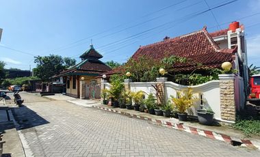 Rumah Etnik Modern di Pusat Kota Purwodadi, Hunian Luas Strategis Selangkah ke Jl. Untung Suropati