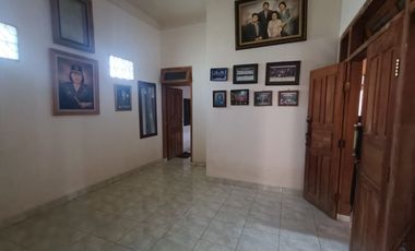 Rumah Etnik Modern di Pusat Kota Purwodadi, Hunian Luas Strategis Selangkah ke Jl. Untung Suropati