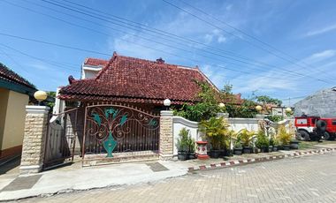 Rumah Etnik Modern di Pusat Kota Purwodadi, Hunian Luas Strategis Selangkah ke Jl. Untung Suropati