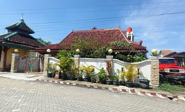 Rumah Etnik Modern di Pusat Kota Purwodadi, Hunian Luas Strategis Selangkah ke Jl. Untung Suropati