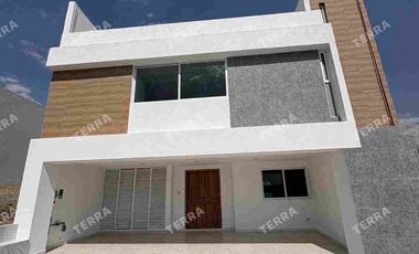 HERMOSA CASA EN RENTA, TOTALMENTE NUEVA LOMAS DE ANGELÓPOLIS PUEBLA.