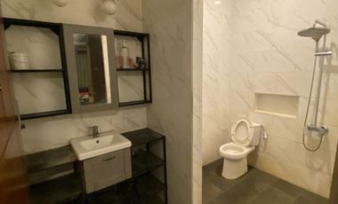 Cocok untuk Kantor atau Tempat Tinggal, Rumah di Jalan Raya Tebet Jaksel DIJUAL