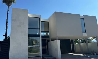 Casa en Venta Zona Arboretto Residencial, Monterrey, N.L.