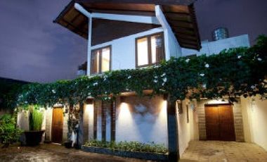 Rumah Villa Cantik di Main Road Raya Golf Dago