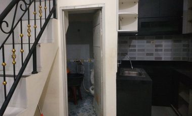 Di Sewakan Rumah 2Lantai 3Kamar Dekat Stasiun Depok di PERMATA DEPOK