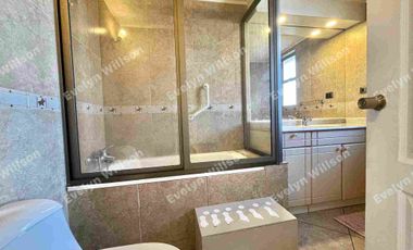 Se arrienda espectacular casa con 5D, ubicacion privilegiada a un precio unico!!