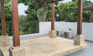 Di sewa Vila cantik 3 bedroom 3 lantai rooftop view Jungle di Ubud
