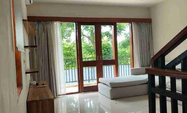 Di sewa Vila cantik 3 bedroom 3 lantai rooftop view Jungle di Ubud