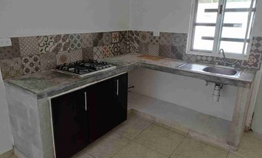 Rento casa en privada con vigilancia y alberca comun