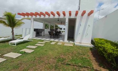 Rento casa en privada con vigilancia y alberca comun